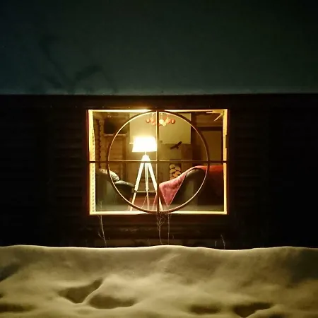 Marknatalu Puhkemajad شاليه بارنو