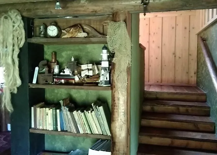 Marknatalu Puhkemajad * بارنو