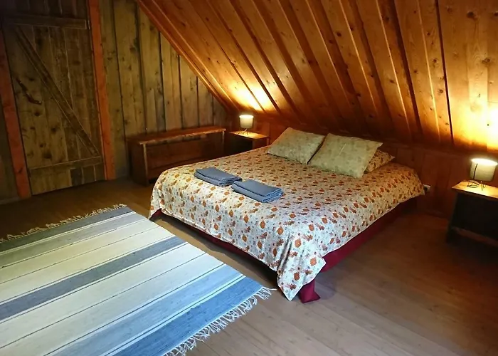 Marknatalu Puhkemajad شاليه بارنو