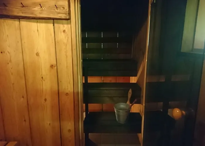 Marknatalu Puhkemajad بارنو